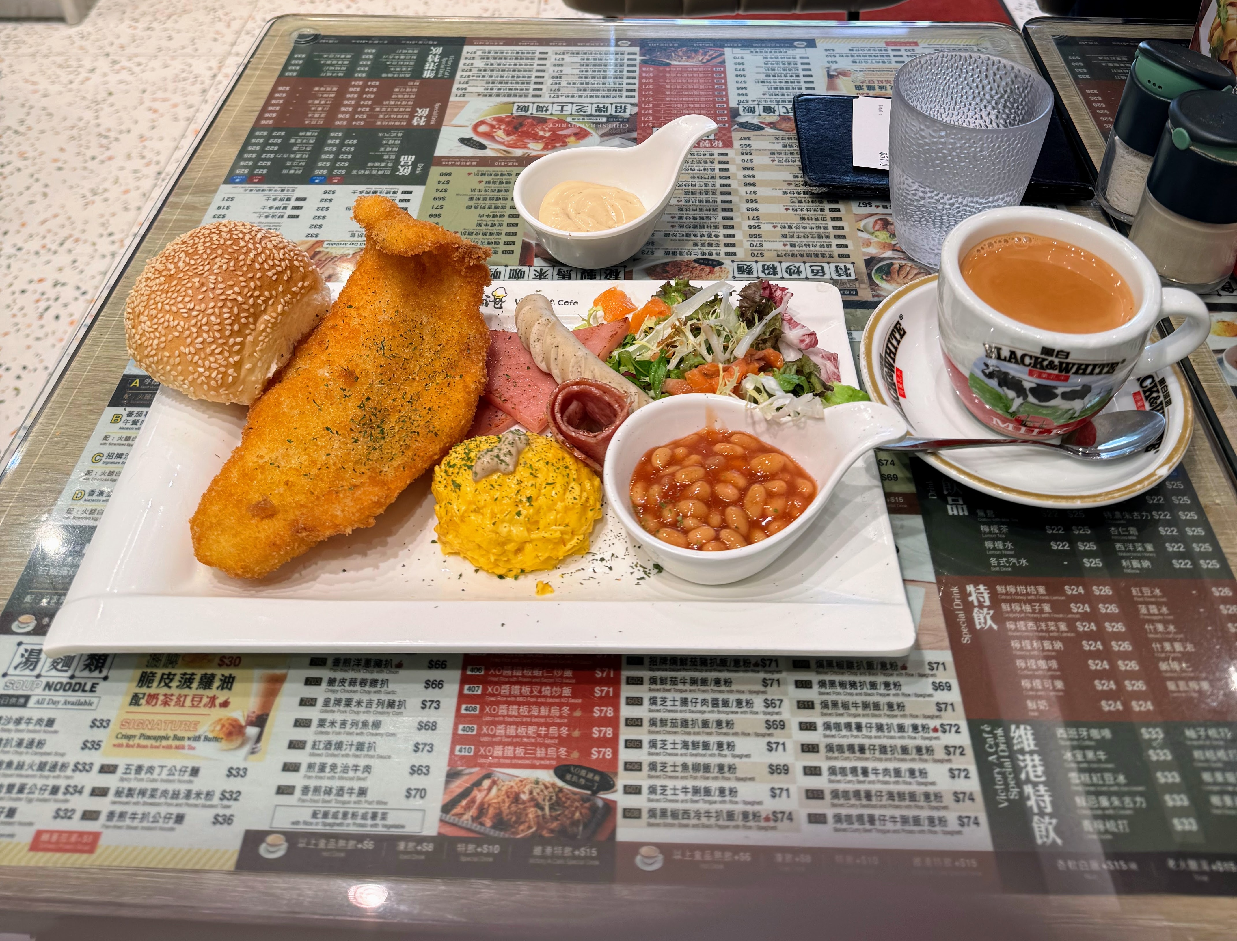 English Breakfast at Victory A Café, Hong Kong